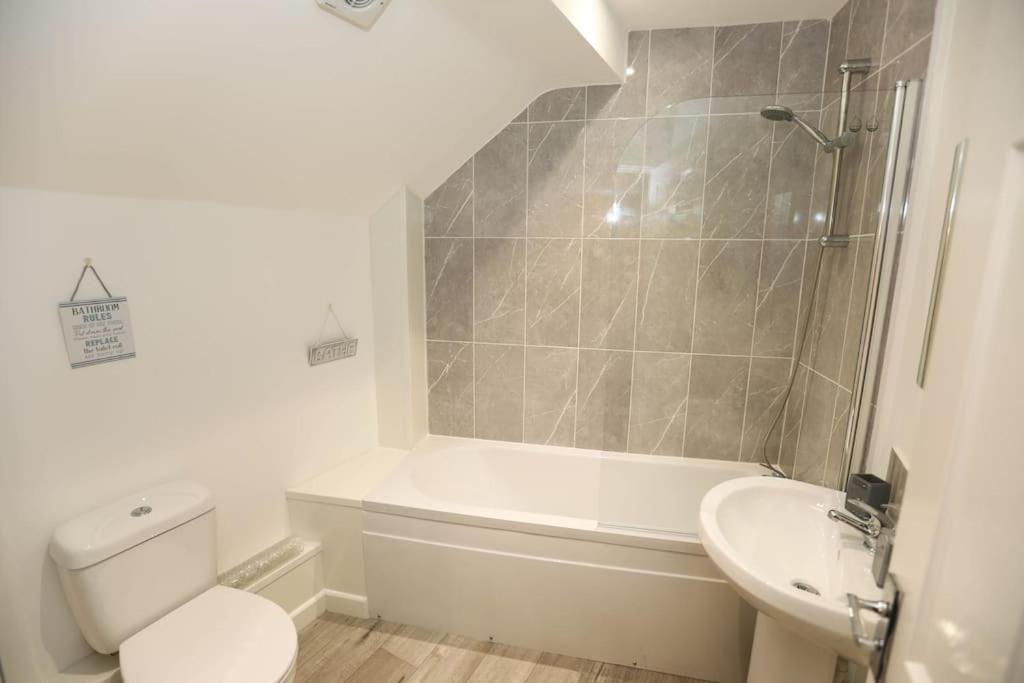 Exmouth - Apartment 1, Strand House - Modern 2 Bedroom Apartment, Perfect Location For Access To Beach & Town Centre - Sleeps 4 Guests - No Parking - Hosted By Rentmyhouse Exteriör bild